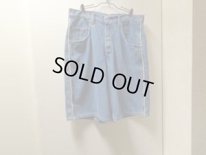 画像1: 90'S Levis L2 INDIGO DENIM BAGGY SHORTS WITH SIDE LINE（リーバイス L2 サイドライン入り インディゴデニム バギー ショーツ）DEAD STOCK（実寸W34）