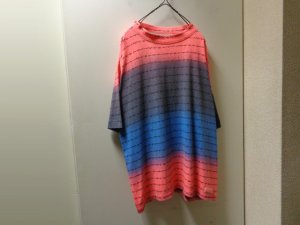 画像1: 90'S PCH GRADATION BORDER + REPEATING PATTERN T-SHIRTS（パシフィックコーストハイウェイ グラデーションボーダー + 総柄仕様 Tシャツ）袖先 ． 裾シングル仕様（XL）