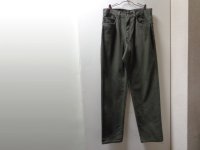 00'S Levis 550 RELAXED FIT TAPERED LEG OLIVE DENIM PANTS（リーバイス 550 リラックスフィット & テーパード仕様 オリーブ デニム パンツ）MADE IN USA（実寸W32 × L32）