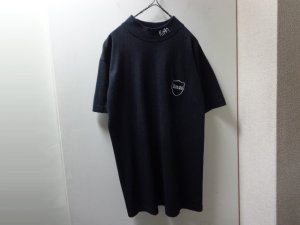 画像1: 90'S KORN ISSUES MOCK-NECK T-SHIRTS（USA製 コーン イシューズ 刺繍ロゴ入り モックネック仕様 Tシャツ）DEAD STOCK（L）