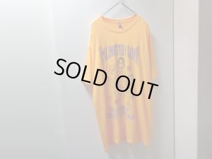 画像1: NEW RED HOT CHILI PEPPERS UNLIMITED LOVE × LOS ANGELES LAKERS SATEN T-SHIRTS（新品 レッド ホット チリペッパーズ アンリミテッド ラブ × ロサンゼルス レイカーズ Tシャツ）オフィシャル品（XL）