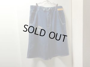 画像1: 90'S WU-TANG CLAN WU WEAR BAGGY INDIGO DENIM CROPPED PANTS（ウータンクラン ウーウェア 土管型 バギー仕様 インディゴデニム クロップドパンツ）龍刺繍入り（実寸W36 × L14）