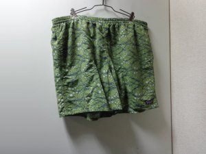 画像1: 18'S patagonia HEXY FISH REPEATING PATTERNE BAGGIES SHORTS（2018年製 パタゴニア トビウオ 総柄仕様 バギーズショーツ）DEAD STOCK（XL）