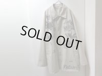 UNKNOWN HAND DRAWING POLYESTER SOUTIEN COLLAR COAT(手描き仕様 ポリエステル素材 ステンカラーコート)(XL位)
